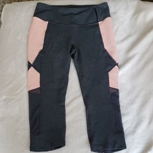 Calia by Carrie Underwood capri workout pants